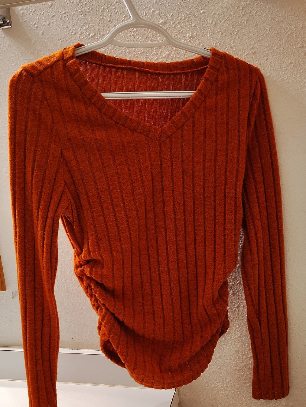 Women’s V-Neck Ribbed Sweater - Burnt Orange